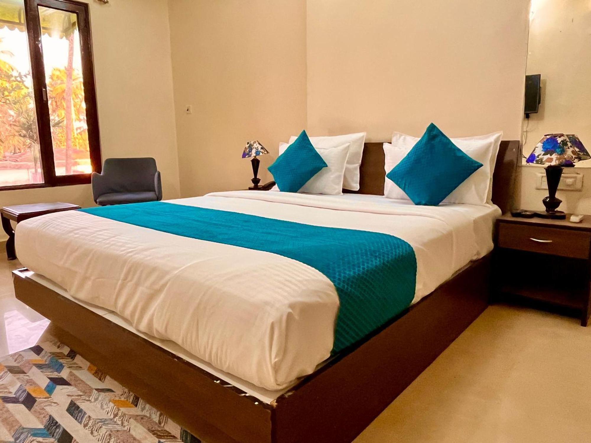 Summer Beach Resort, Goa - #Near Baga Beach #Swimming Pool #Garden #Bar #Lift #Premium Rooms #Property Of The Year #70565-84665 Calangute Zewnętrze zdjęcie