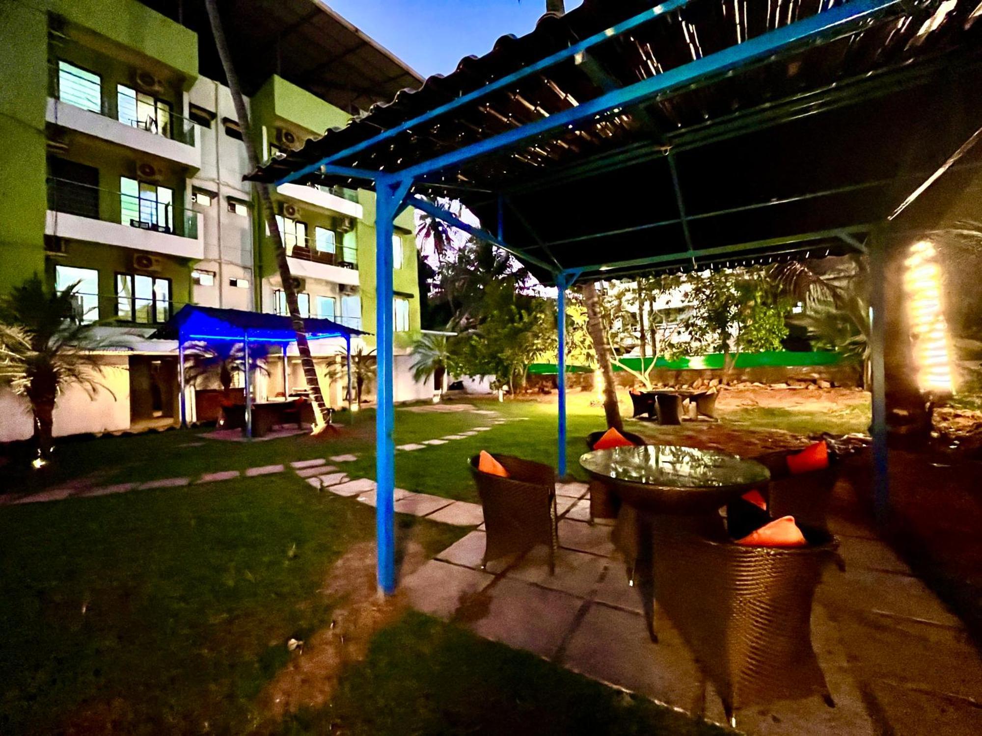 Summer Beach Resort, Goa - #Near Baga Beach #Swimming Pool #Garden #Bar #Lift #Premium Rooms #Property Of The Year #70565-84665 Calangute Zewnętrze zdjęcie