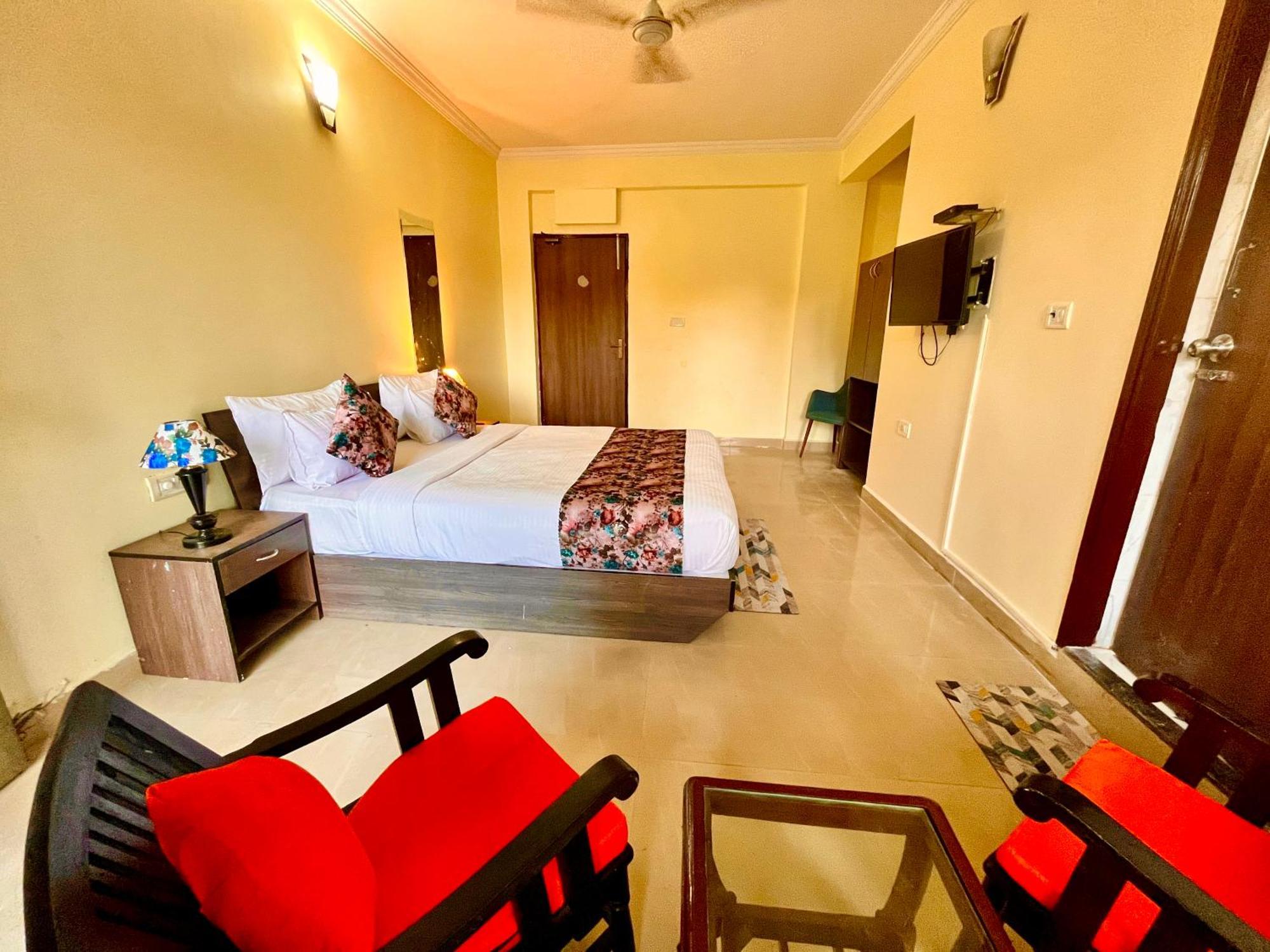 Summer Beach Resort, Goa - #Near Baga Beach #Swimming Pool #Garden #Bar #Lift #Premium Rooms #Property Of The Year #70565-84665 Calangute Zewnętrze zdjęcie